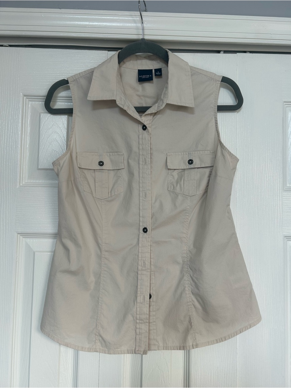 Sonoma Sleeveless Button-Front Shirt in Light Beige